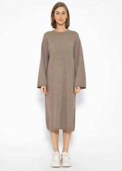 Strickkleid Mit Seitenschlitz In Midi-Länge - Taupe -Sassyclassy SassyClassy Strickkleid mit seitenschlitz in midi lange taupe S3206B5979 1