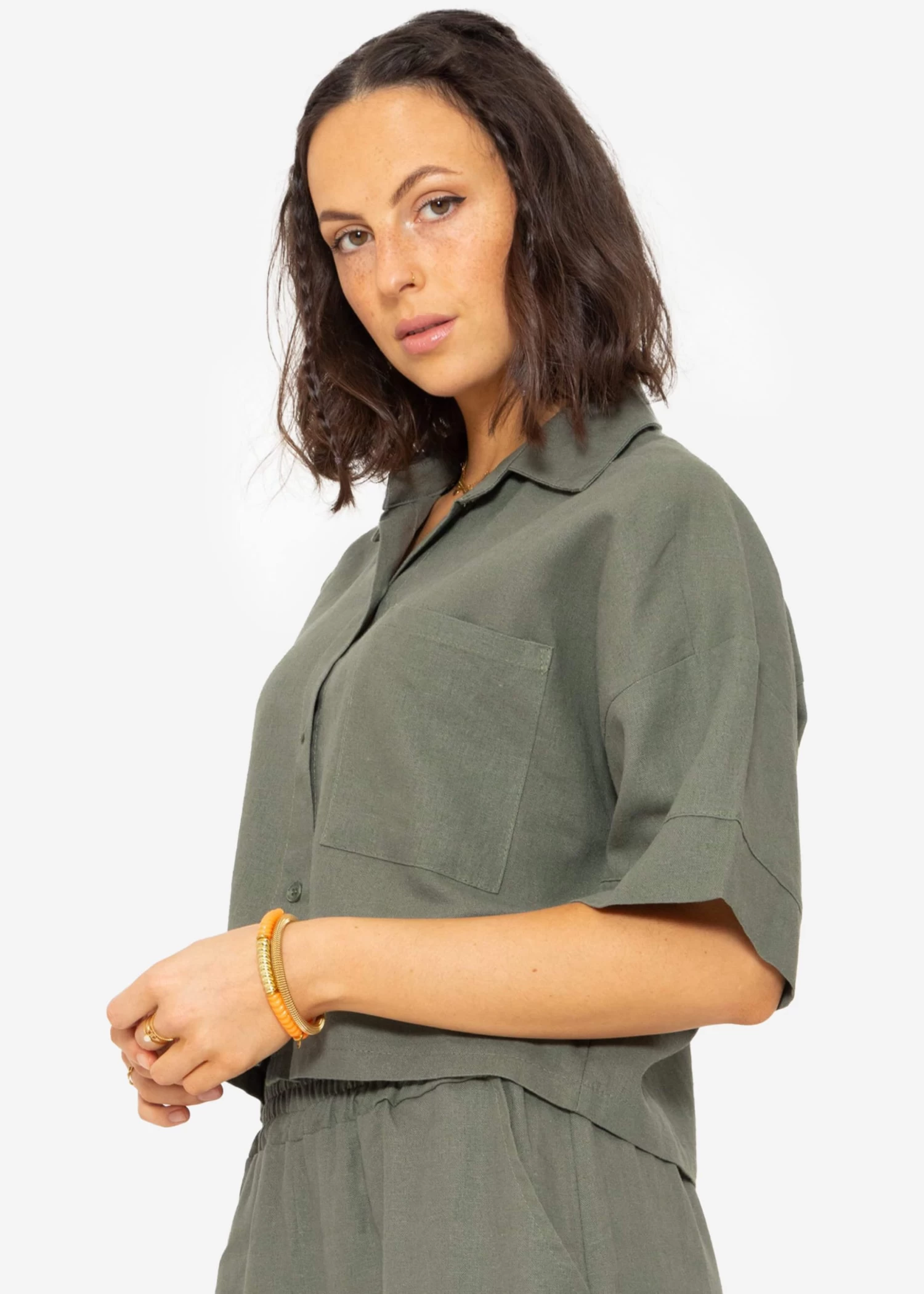 Crop Leinen Blusen Jacke, Khaki 7 Crop Leinen Blusen Jacke, Khaki – Bild 5