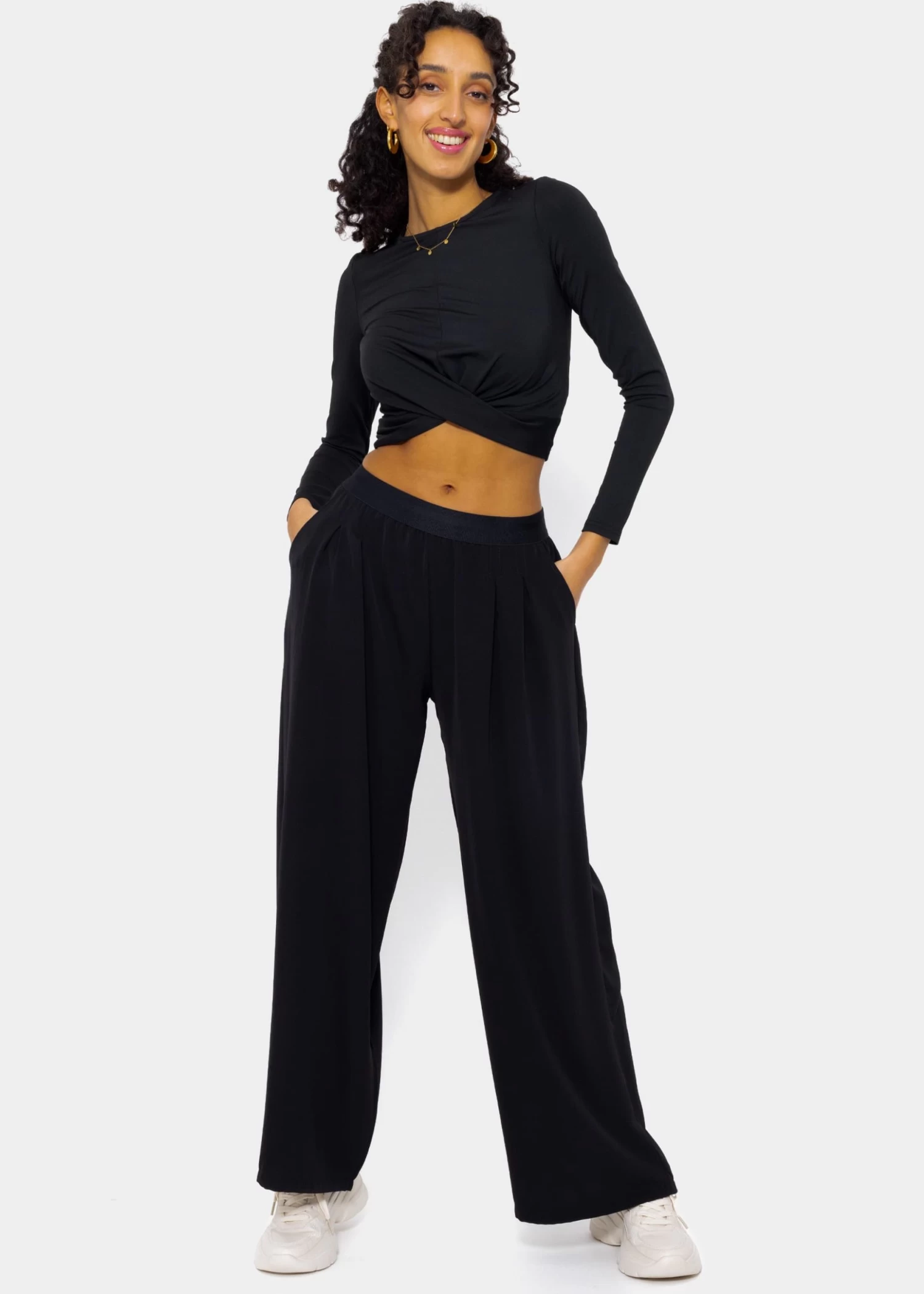 Cropped Langarmshirt, Schwarz 4 Cropped Langarmshirt, Schwarz – Bild 2