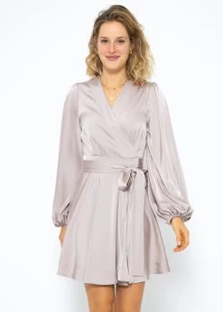 Elegantes Satin Wickelkleid - Taupe 20 Elegantes Satin Wickelkleid - Taupe -Sassyclassy SassyClassy elegantes satin wickelkleid taupe S3208K6291 3