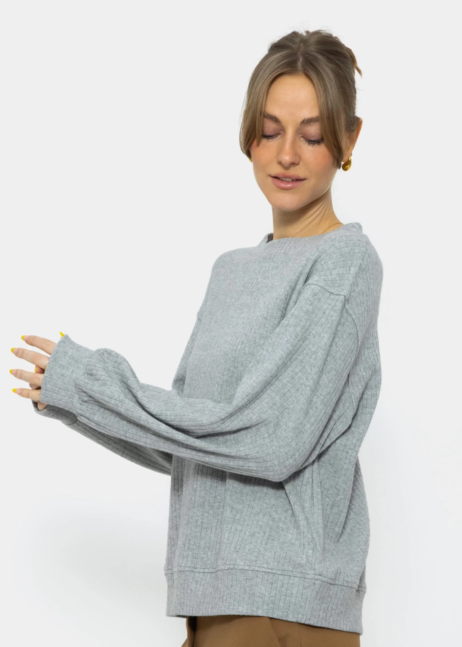 Geripptes Sweatshirt Mit Stickerei - Grau 5 Geripptes Sweatshirt Mit Stickerei - Grau – Bild 3