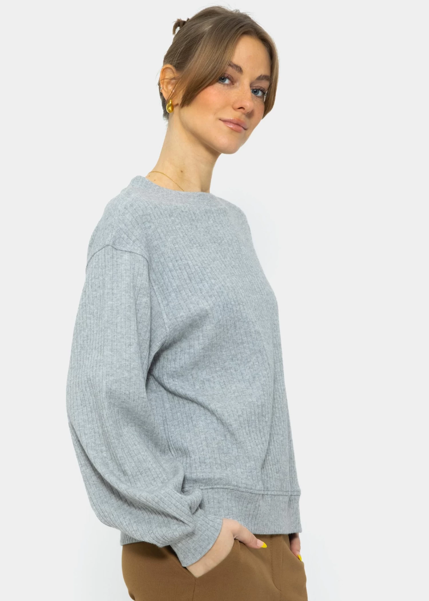 Geripptes Sweatshirt Mit Stickerei - Grau 7 Geripptes Sweatshirt Mit Stickerei - Grau – Bild 5