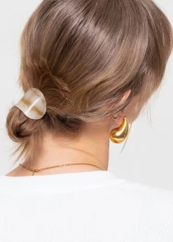 Marmorierter Haargummi - Beige 9 Marmorierter Haargummi - Beige -Sassyclassy SassyClassy haargummi mit gebogenem detail beige S3212SAC6634 3 CR2