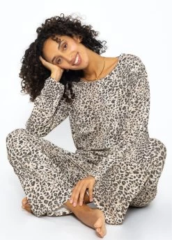 Langarm Pyjamashirt Mit Leoprint - Beige -Sassyclassy SassyClassy langarm pyjamashirt mit leoprint offwhite S3209NG6475 2XafUOMCmoWWNK