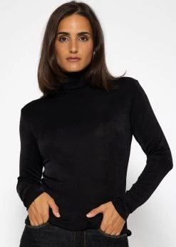 Fließendes Langarmshirt Mit Rollkragen Und Rückenausschnitt - Schwarz -Sassyclassy SassyClassy langarmshirt mit rollkragen und ruckenausschnitt S3209G6379