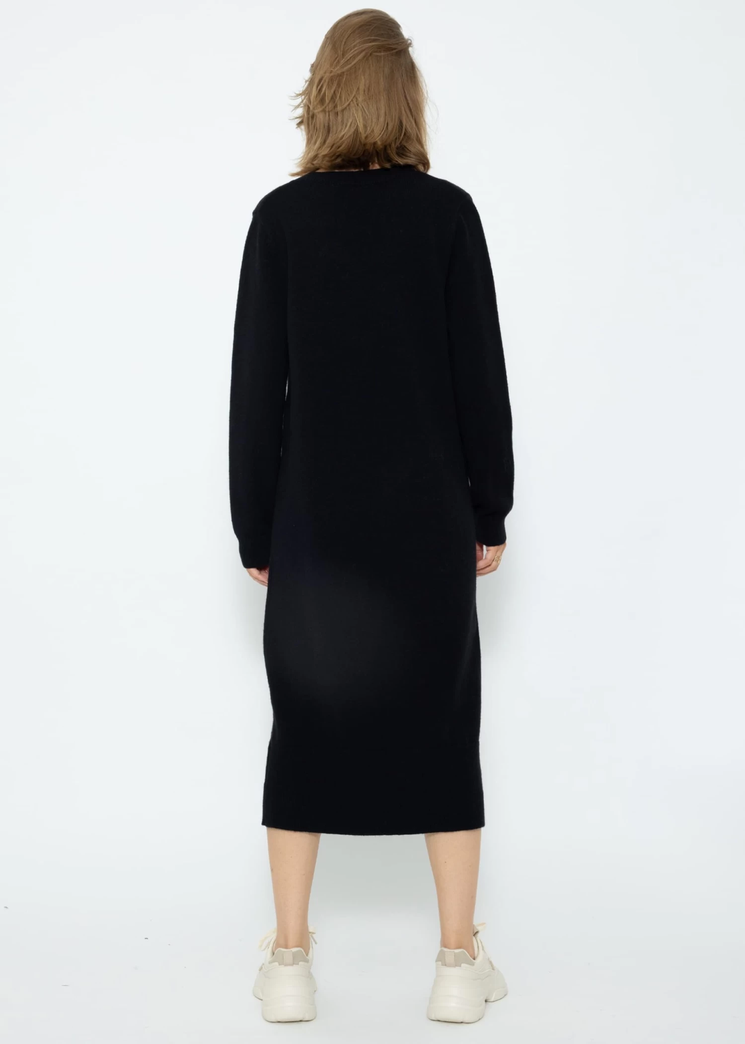 Langes Strickkleid Mit V-Ausschnitt - Schwarz 10 Langes Strickkleid Mit V-Ausschnitt - Schwarz – Bild 8