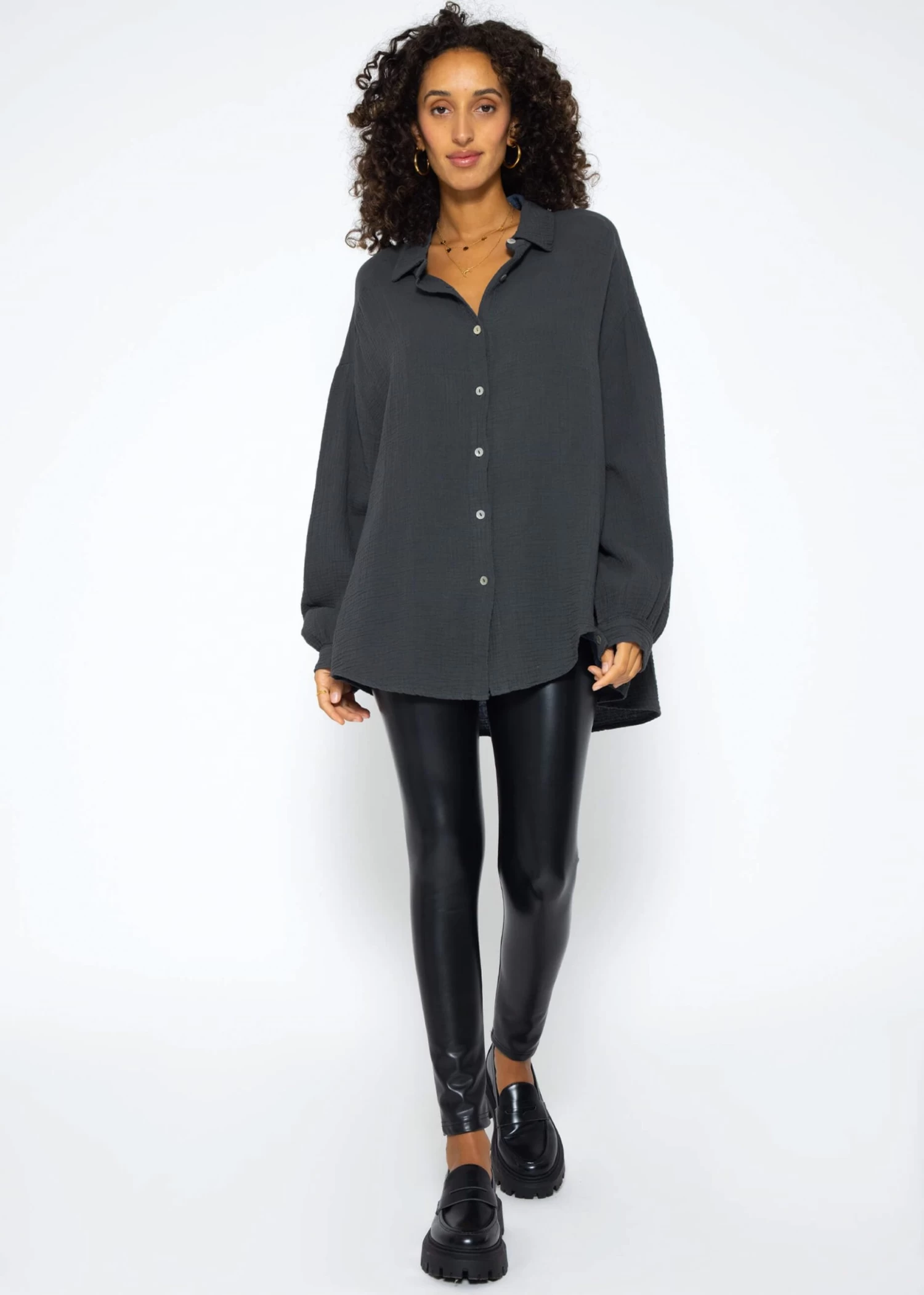 Musselin Bluse Oversize, Dunkelgrau 6 Musselin Bluse Oversize, Dunkelgrau – Bild 4