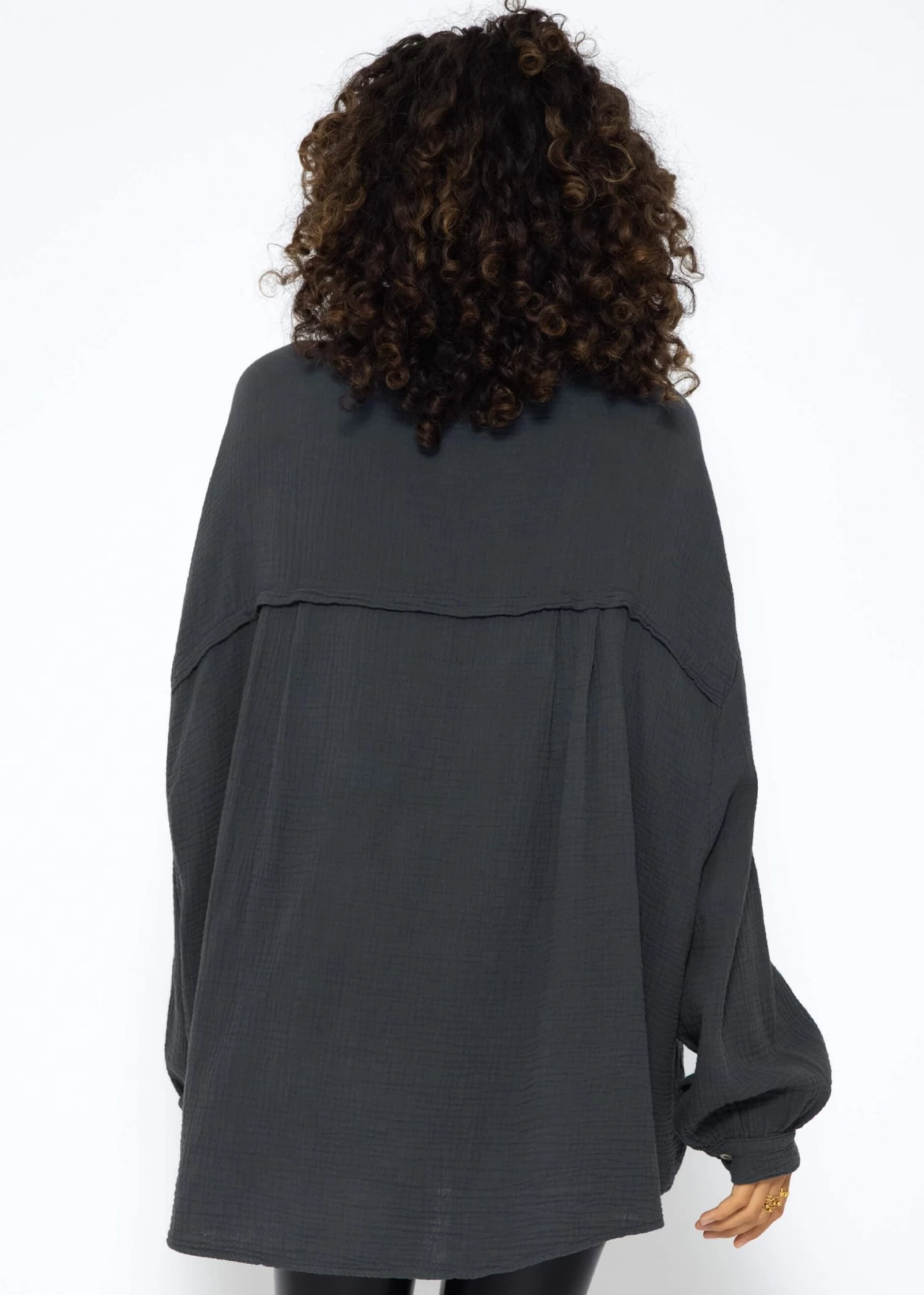 Musselin Bluse Oversize, Dunkelgrau 9 Musselin Bluse Oversize, Dunkelgrau – Bild 7