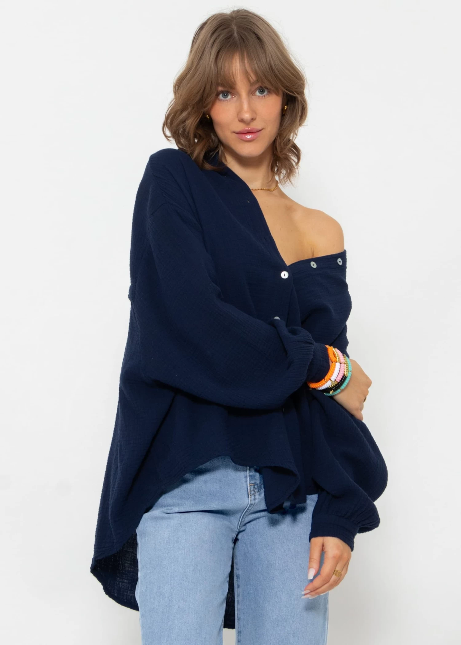 Musselin Bluse Oversize, Kurz, Dunkelblau 7 Musselin Bluse Oversize, Kurz, Dunkelblau – Bild 5