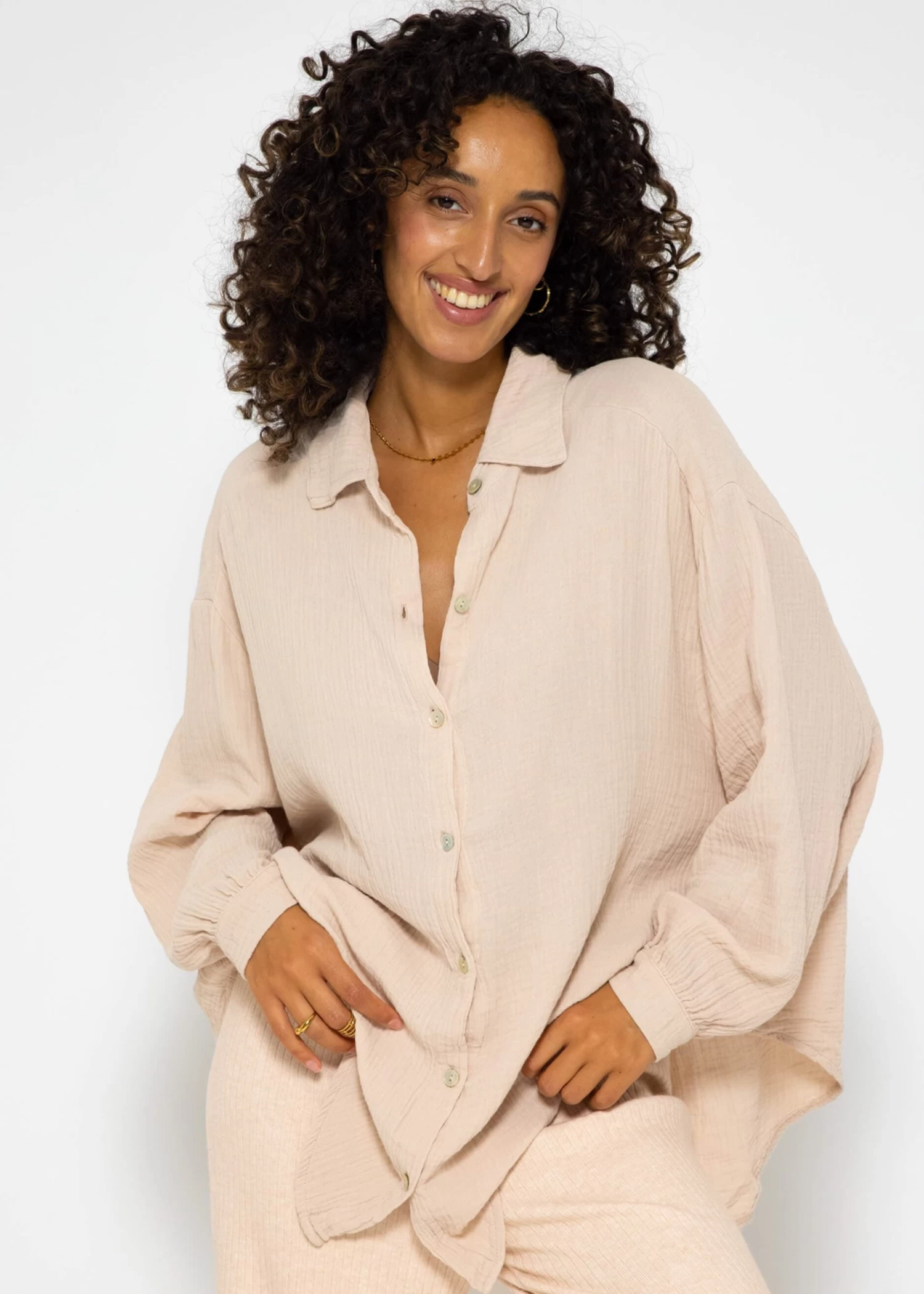 Musselin Bluse Oversize, Kurz, Beige 3 Musselin Bluse Oversize, Kurz, Beige