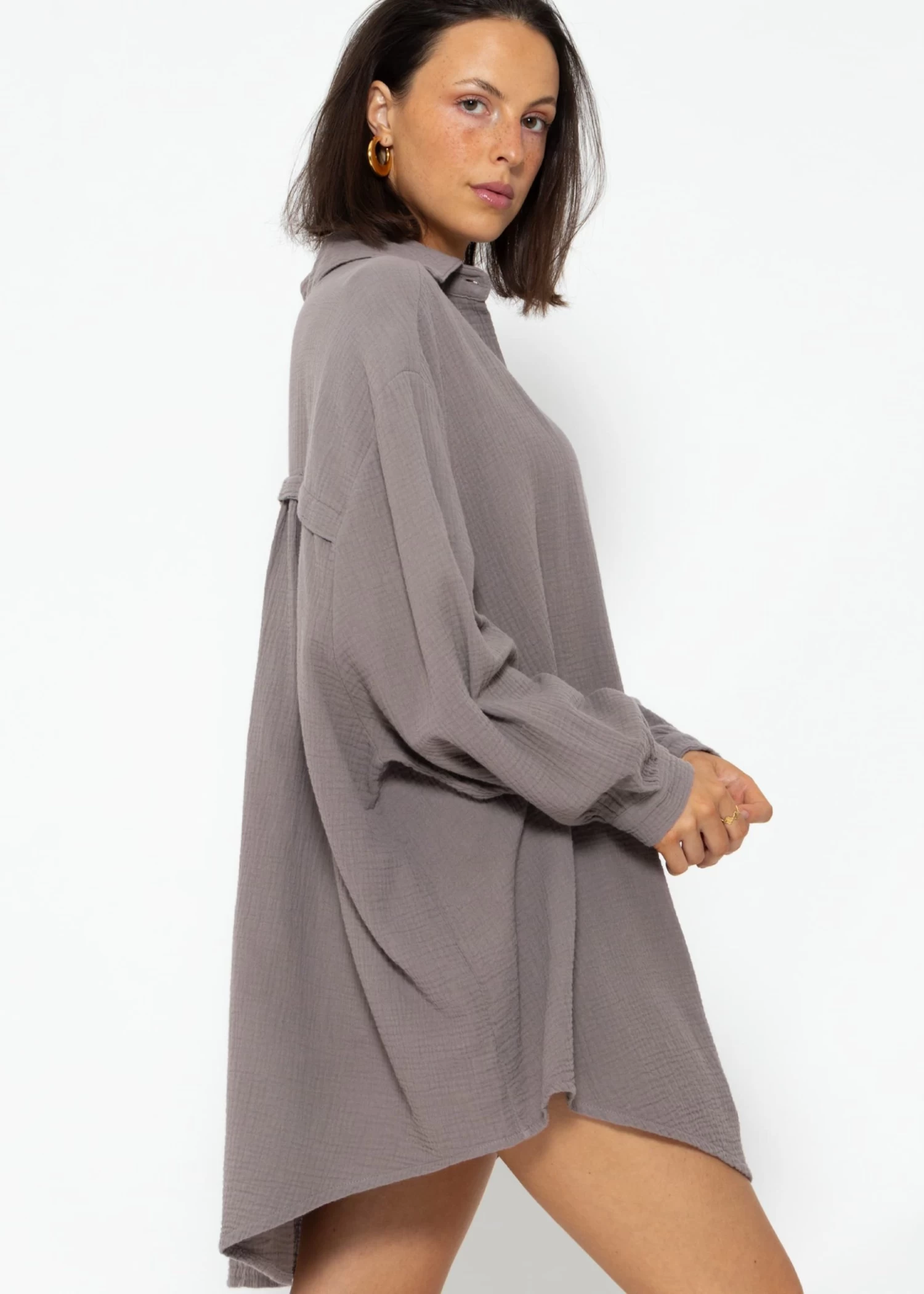 Musselin Bluse Oversize, Taupe 9 Musselin Bluse Oversize, Taupe – Bild 7