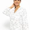 Musselin Pyjamabluse Mit Print - Weiß-taupe 1 Musselin Pyjamabluse Mit Print - Weiß-taupe -Sassyclassy SassyClassy musselin pyjamabluse mit print weiss taupe S3209NL6446 5