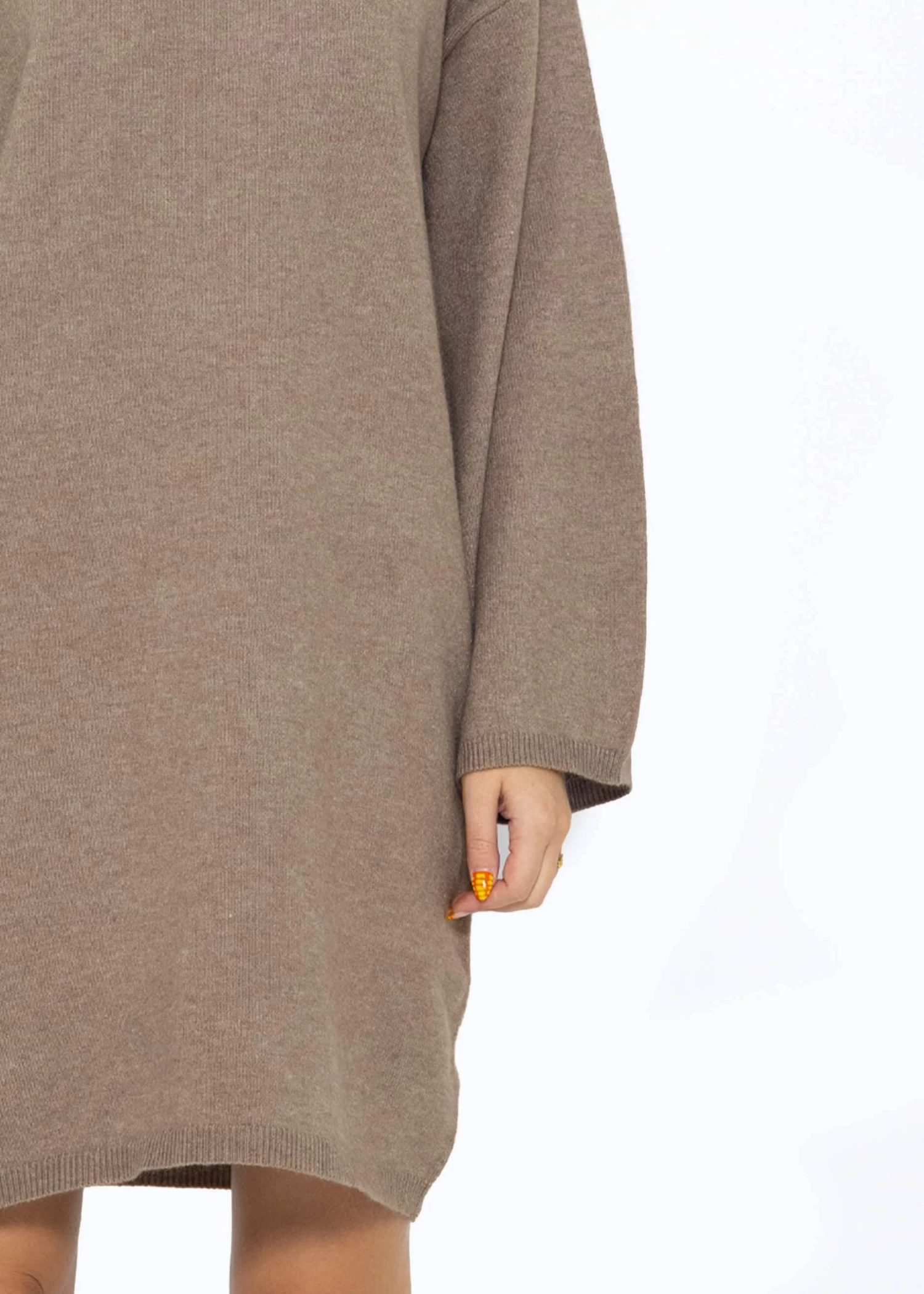 Oversize Kleid In Strick - Taupe 9 Oversize Kleid In Strick - Taupe – Bild 7