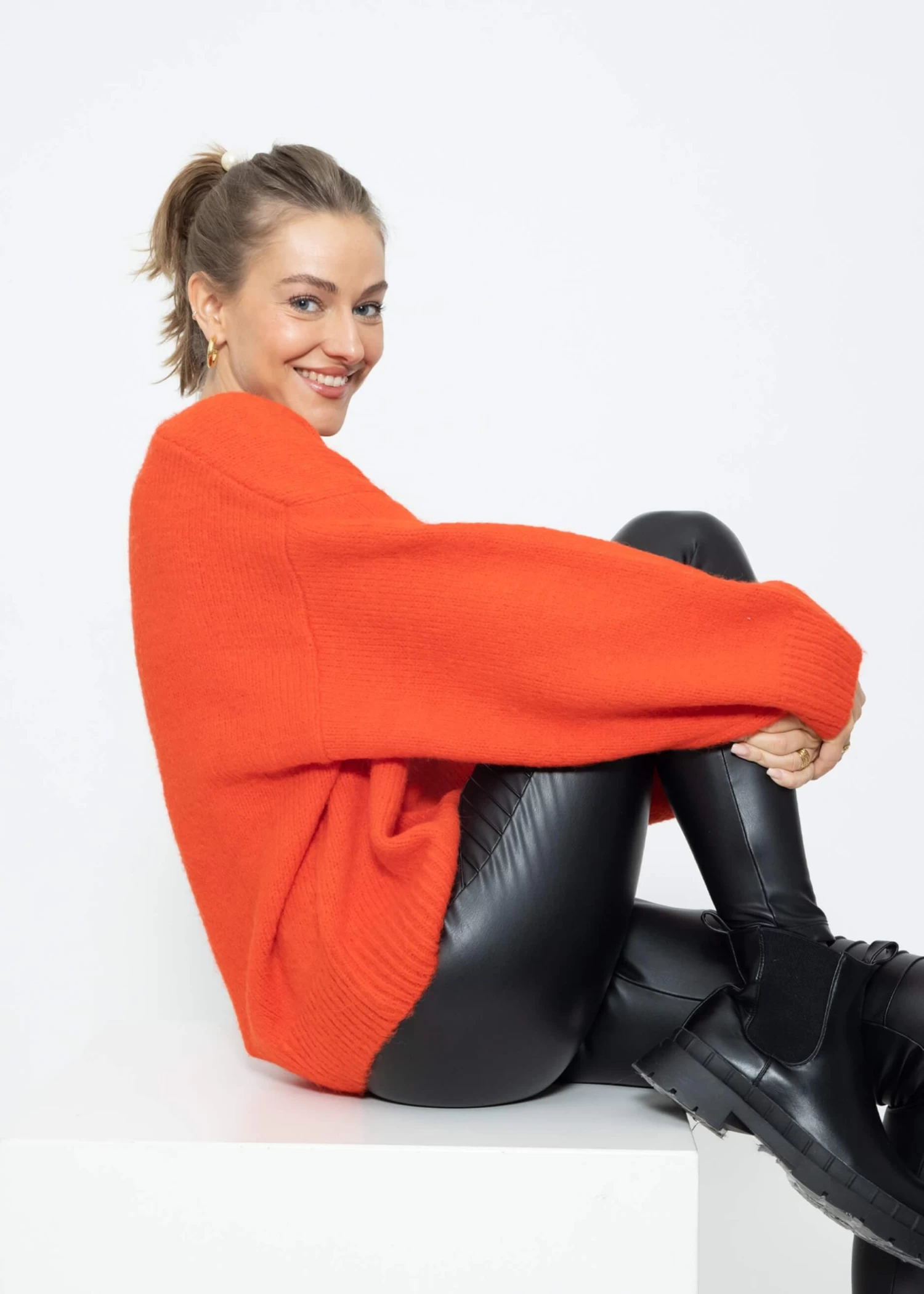 Oversize Pullover - Orangerot 6 Oversize Pullover - Orangerot – Bild 4