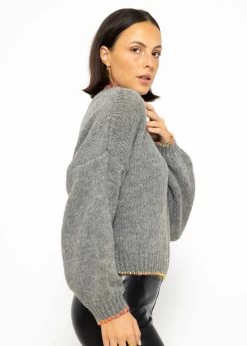 Oversize Pullover Mit Bunten Akzenten - Grau -Sassyclassy SassyClassy oversize pullover mit bunten akzenten grau S3211P6637 6