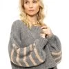 Pullover Mit Gestreiften Ärmeln - Grau-beige 2 Pullover Mit Gestreiften Ärmeln - Grau-beige -Sassyclassy SassyClassy pullover mit gestreiften armeln grau beige S3207P6126 3