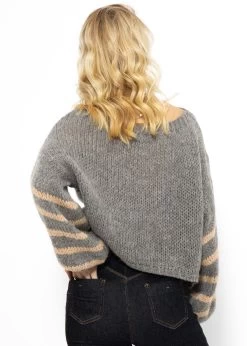 Pullover Mit Gestreiften Ärmeln - Grau-beige 15 Pullover Mit Gestreiften Ärmeln - Grau-beige -Sassyclassy SassyClassy pullover mit gestreiften armeln grau beige S3207P6126 5
