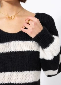 Pullover Mit Offwhite Streifen - Schwarz -Sassyclassy SassyClassy pullover mit offwhite streifen S3210P6515 5