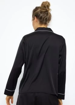 Satin Pyjama Bluse Mit Paspel - Schwarz -Sassyclassy SassyClassy pyjama bluse mit paspel schwarz S3209NL6422 2