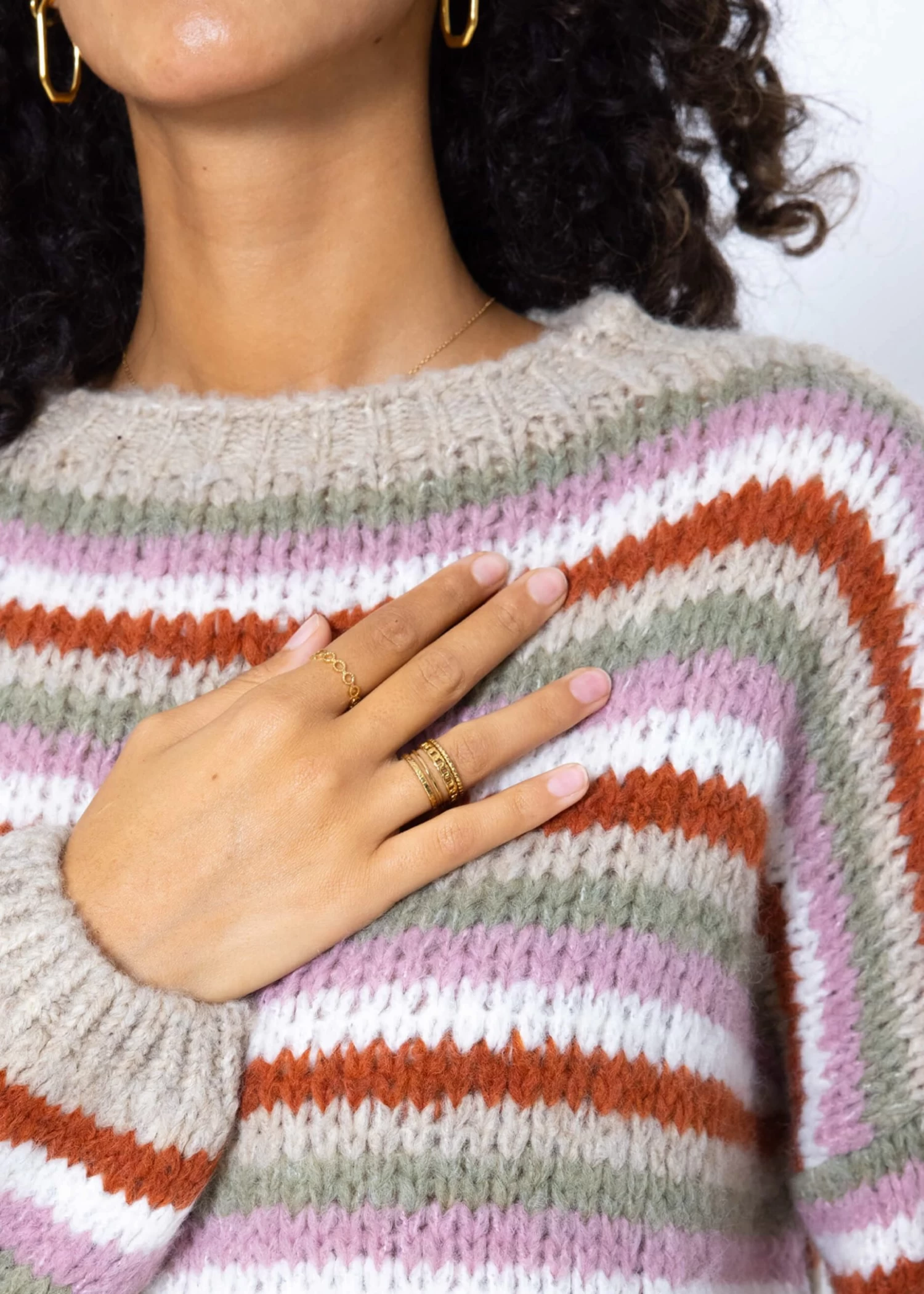 Rundhalspullover Mit Bunten Ringelstreifen - Beige 9 Rundhalspullover Mit Bunten Ringelstreifen - Beige – Bild 8