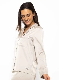 Satin Pyjama Bluse Mit Paspel - Champagner 14 Satin Pyjama Bluse Mit Paspel - Champagner -Sassyclassy SassyClassy satin pyjamabluse champagner S3209NL6424 1