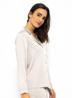 Satin Pyjama Bluse Mit Paspel - Champagner 19 Satin Pyjama Bluse Mit Paspel - Champagner -Sassyclassy SassyClassy satin pyjamabluse champagner S3209NL6424 6