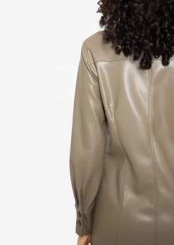 Sportives Kleid Aus Kunstleder - Taupe 16 Sportives Kleid Aus Kunstleder - Taupe -Sassyclassy SassyClassy sportives kleid aus kunstleder taupe S3210K6569 2