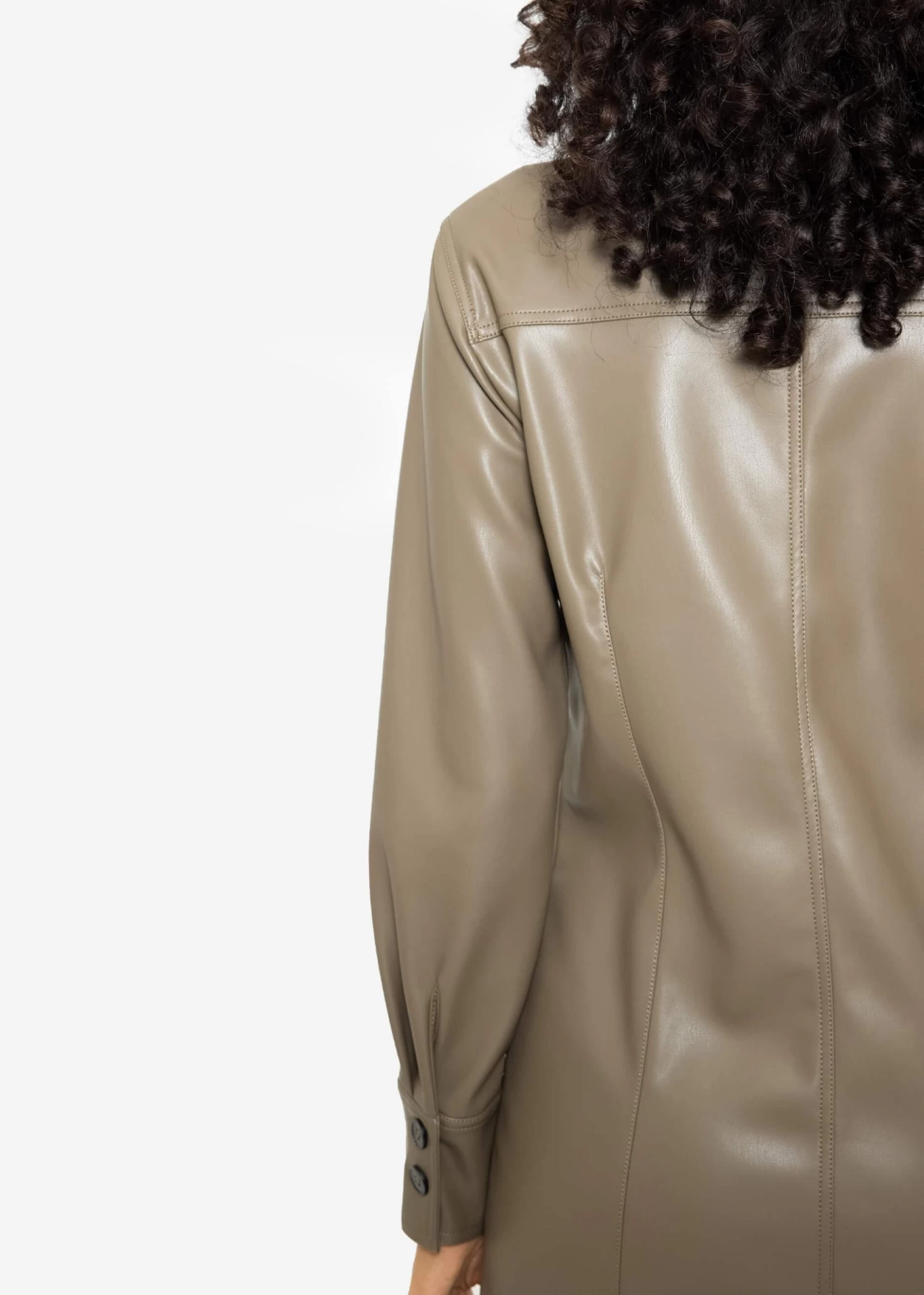 Sportives Kleid Aus Kunstleder - Taupe 9 Sportives Kleid Aus Kunstleder - Taupe – Bild 7