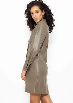 Sportives Kleid Aus Kunstleder - Taupe 15 Sportives Kleid Aus Kunstleder - Taupe -Sassyclassy SassyClassy sportives kleid aus kunstleder taupe S3210K6569 6