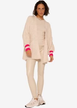 Strick Cardigan Mit Pink Streifen - Beige -Sassyclassy SassyClassy strick cardigan mit pink streifen beige S3209C6301 2hUKdWV5w8034m
