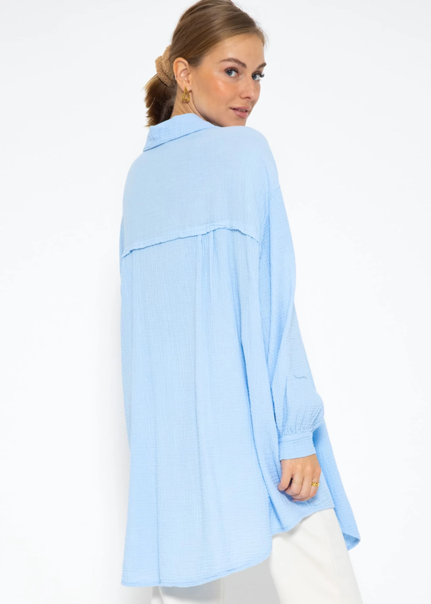 Musselin Bluse Oversize, Hellblau 8 Musselin Bluse Oversize, Hellblau – Bild 6