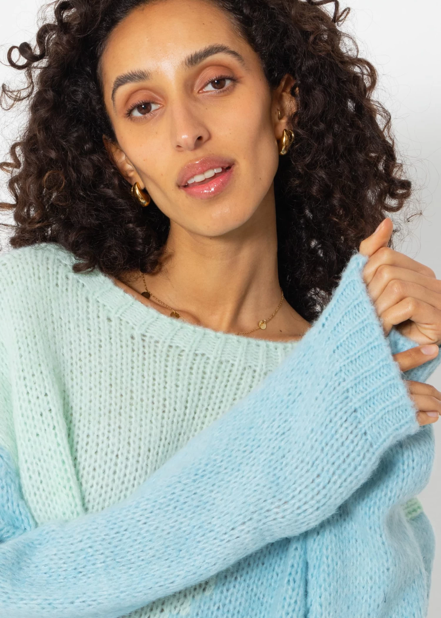 Zweifarbiger Strickpullover - Hellblau-pastellgrün 7 Zweifarbiger Strickpullover - Hellblau-pastellgrün – Bild 5