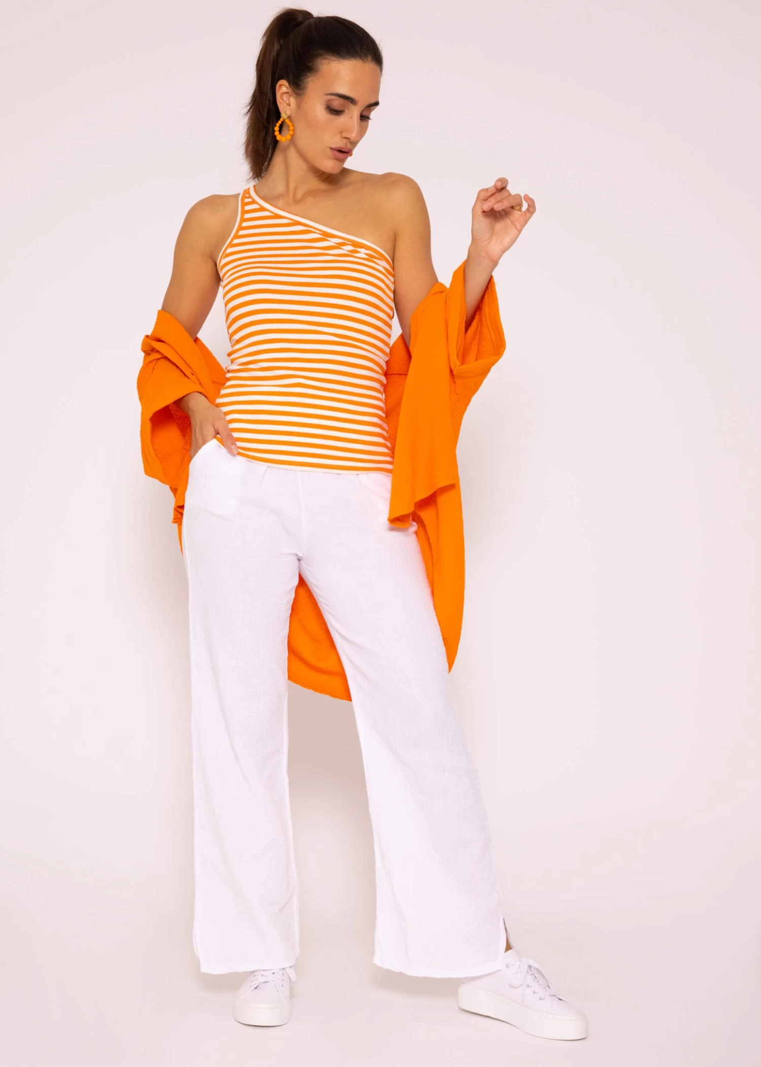 Asymmetrisches Streifen Top, Orange-weiß 4 Asymmetrisches Streifen Top, Orange-weiß – Bild 2