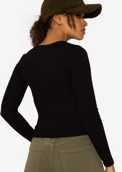 Enganliegendes Langarmshirt Mit Biese, Schwarz -Sassyclassy SassyClassy enganliegendes shirt mit biese schwarz S2210B5217 1UU8TkkoOfhj52