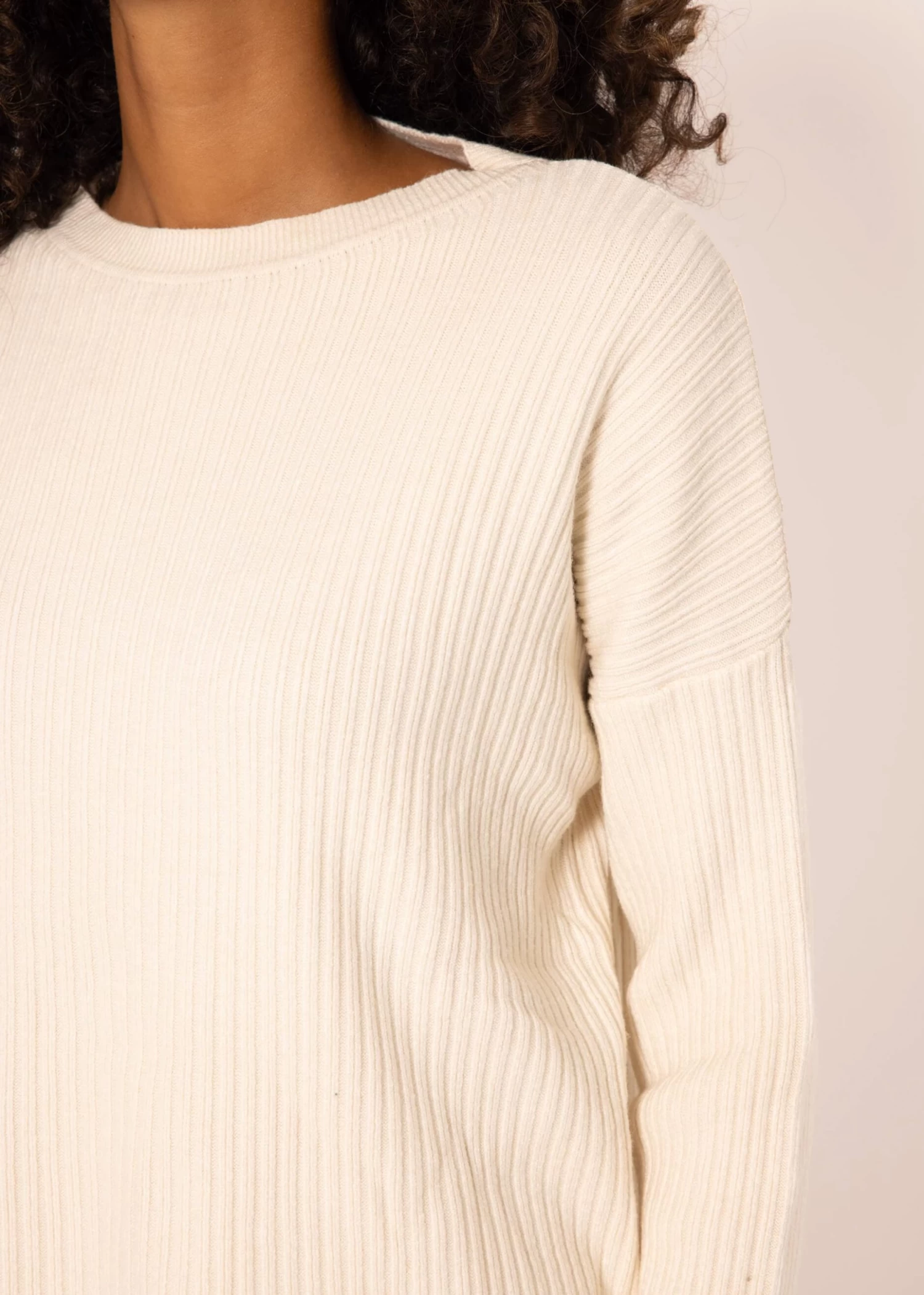 Gerippter Pullover - Offwhite 10 Gerippter Pullover - Offwhite – Bild 8