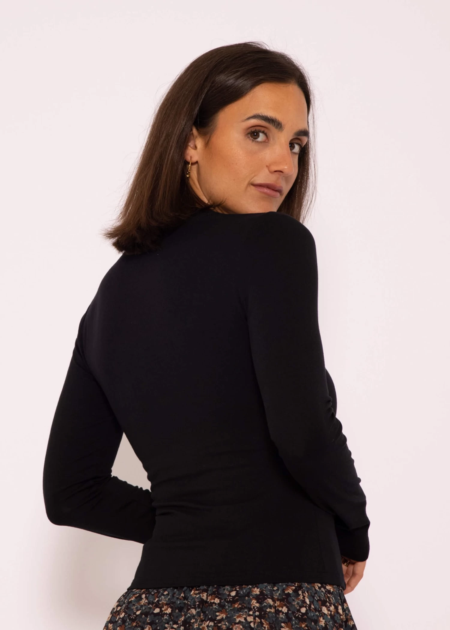 Langarmshirt Mit Diagonaler Biese, Schwarz 9 Langarmshirt Mit Diagonaler Biese, Schwarz – Bild 7