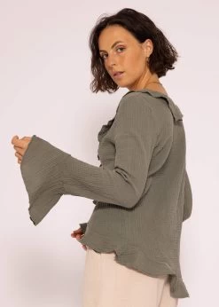 Musselin Cardigan Mit Volants, Khaki 17 Musselin Cardigan Mit Volants, Khaki -Sassyclassy SassyClassy musselin cardigan mit ruschen khaki S3207B6066 3