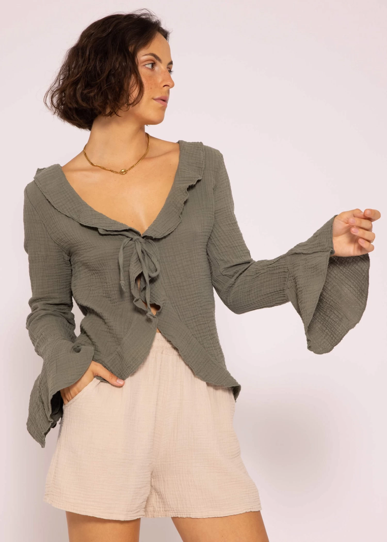 Musselin Cardigan Mit Volants, Khaki 3 Musselin Cardigan Mit Volants, Khaki