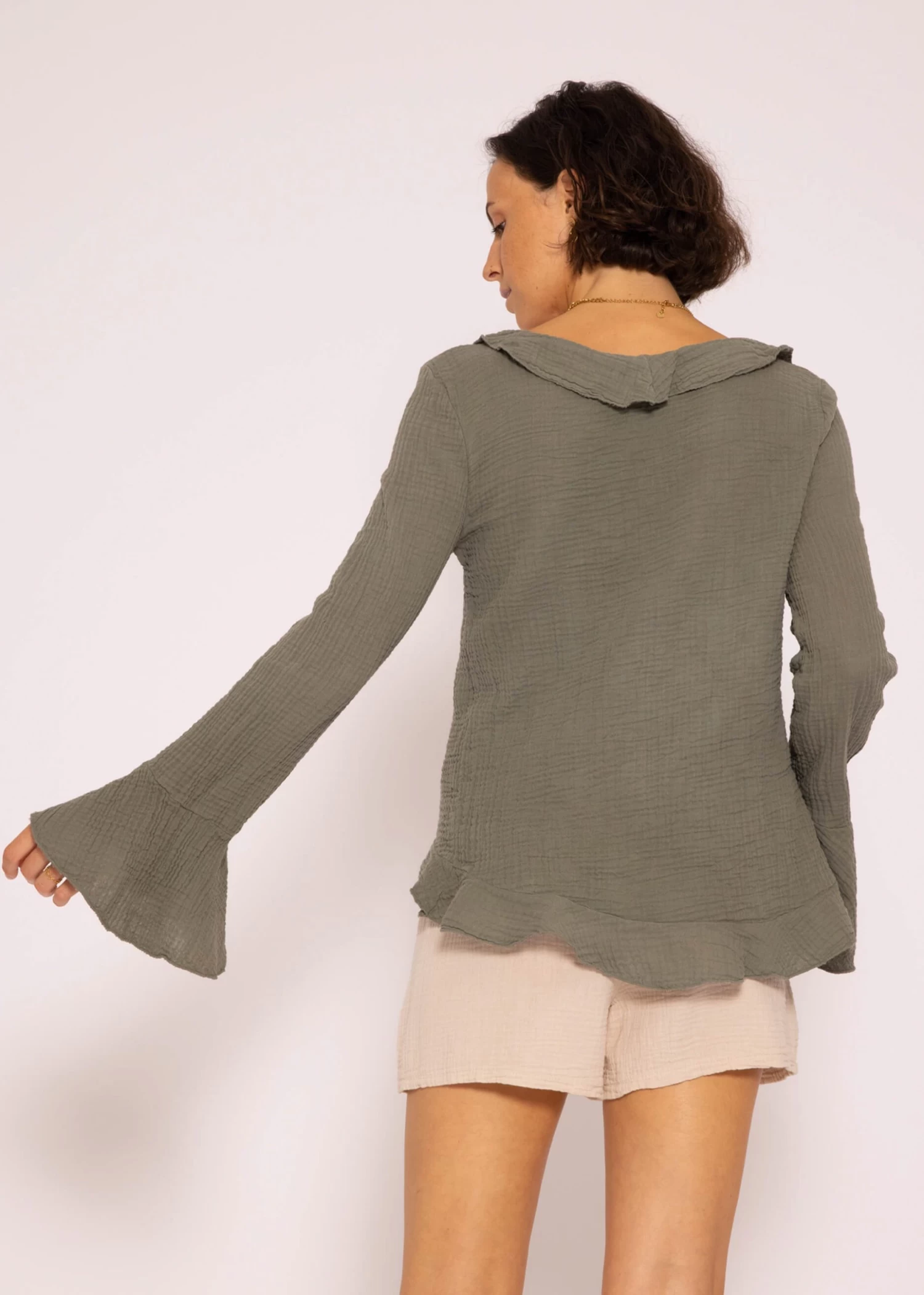 Musselin Cardigan Mit Volants, Khaki 11 Musselin Cardigan Mit Volants, Khaki – Bild 9