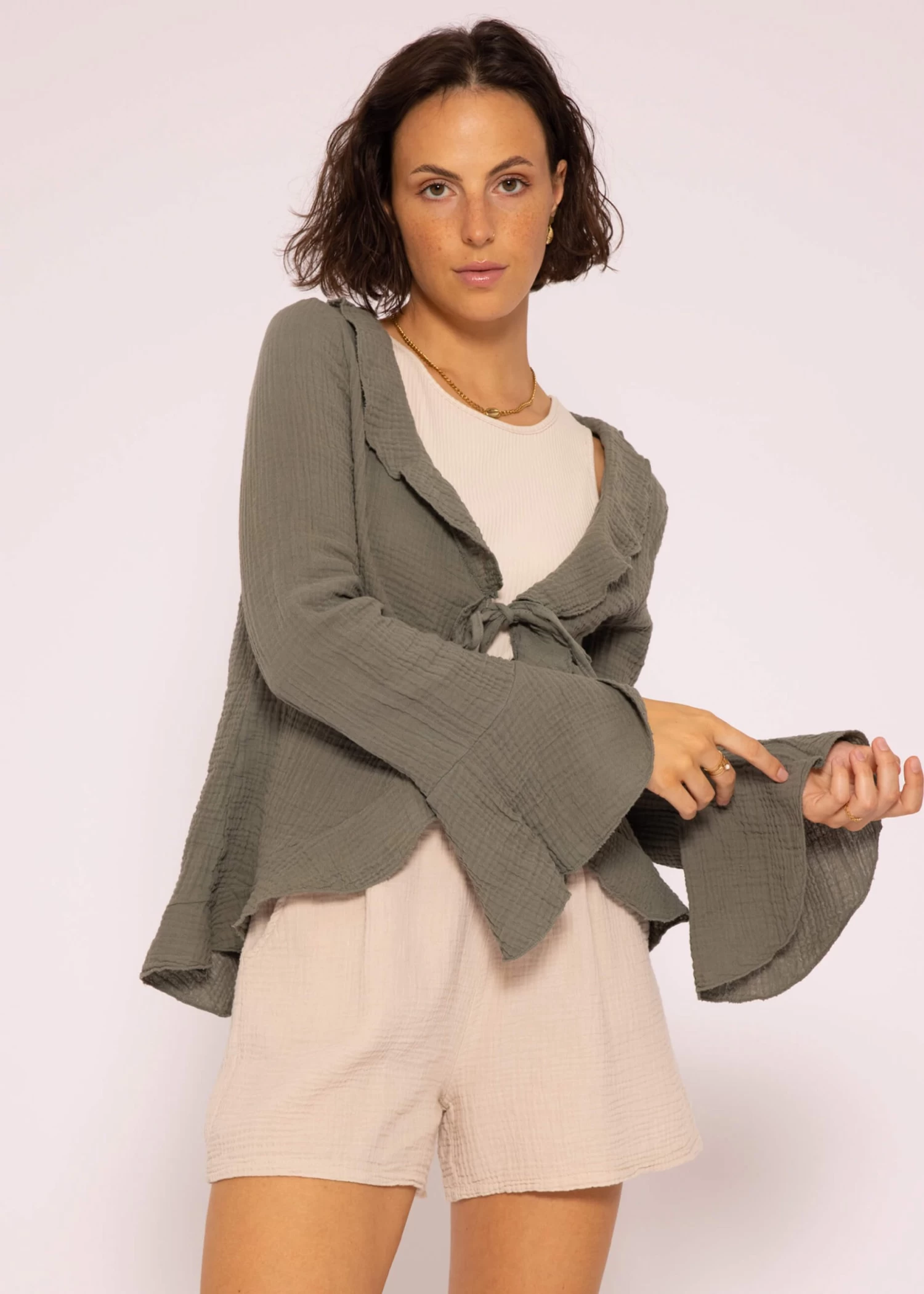 Musselin Cardigan Mit Volants, Khaki 5 Musselin Cardigan Mit Volants, Khaki – Bild 3