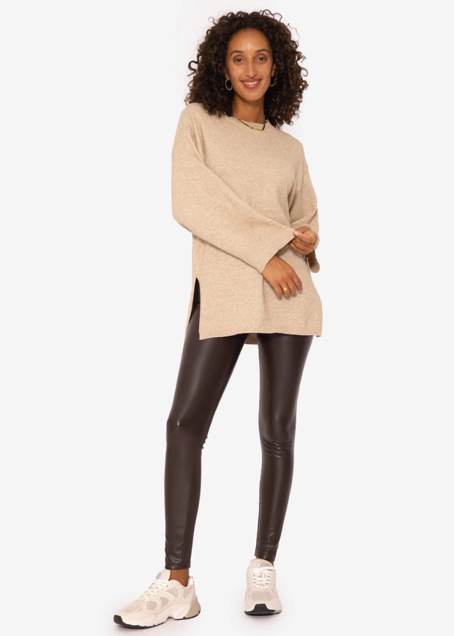 Oversize Pullover Mit Seitenschlitzen - Beige 6 Oversize Pullover Mit Seitenschlitzen - Beige – Bild 4