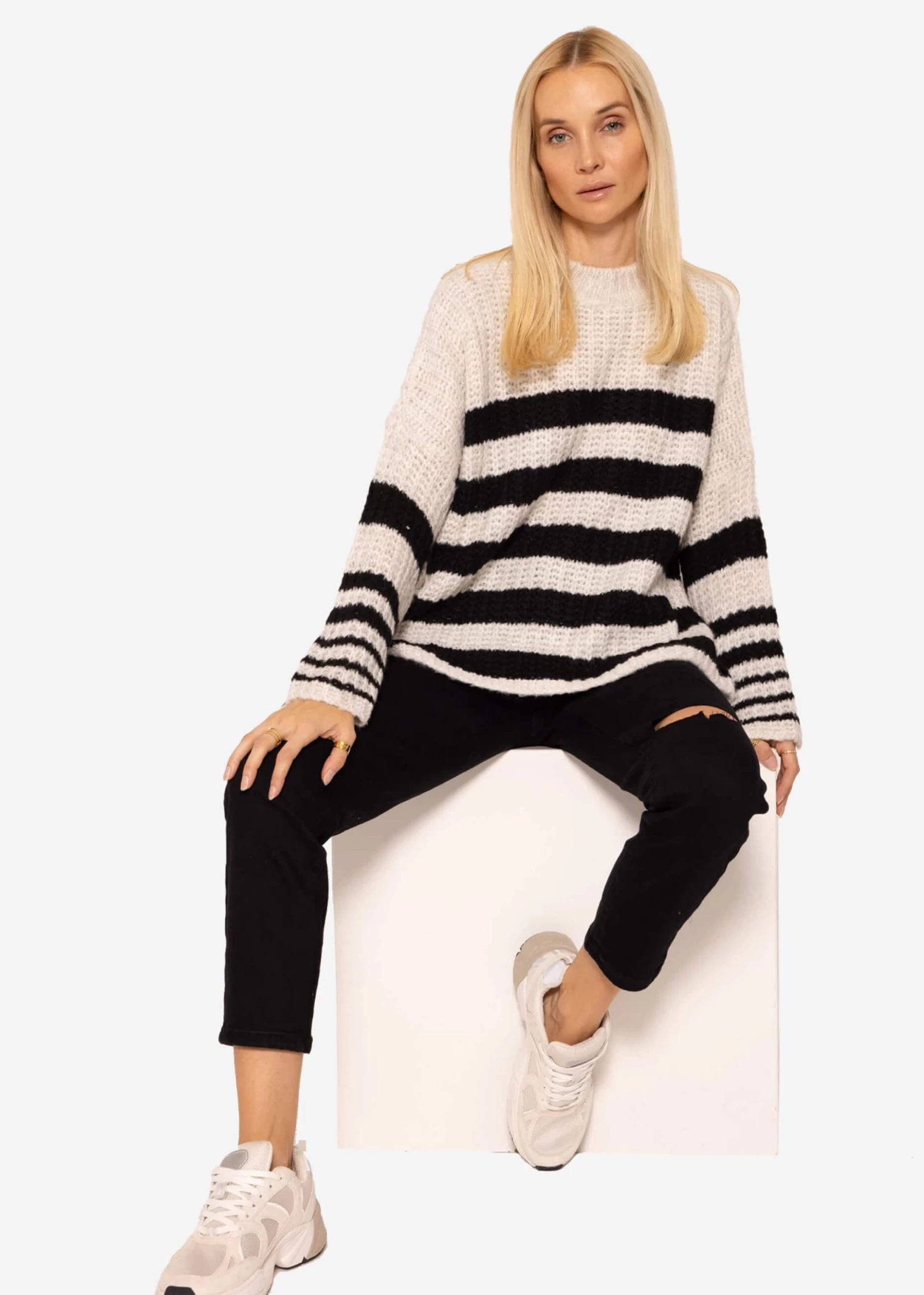 Relax Fit Jeans Mit Schlitz - Schwarz 4 Relax Fit Jeans Mit Schlitz - Schwarz – Bild 2