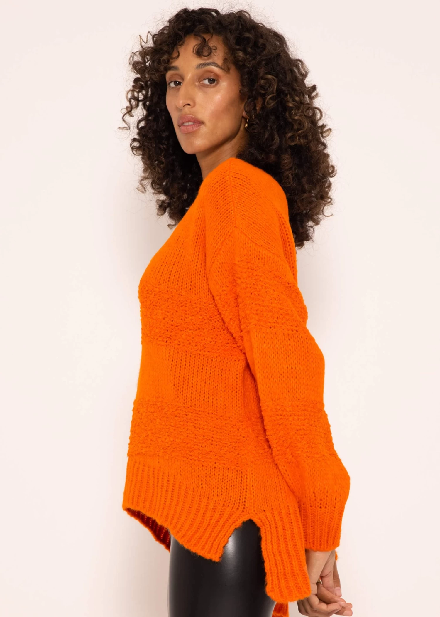 Strickpullover Mit V-Ausschnitt - Orange 6 Strickpullover Mit V-Ausschnitt - Orange – Bild 4