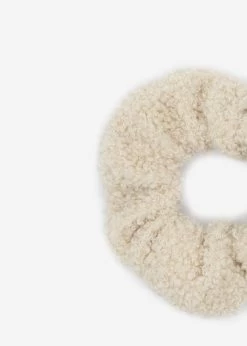 Teddy-Scrunchie - Offwhite -Sassyclassy SassyClassy teddy scrunchie offwhite S3207A1434 2