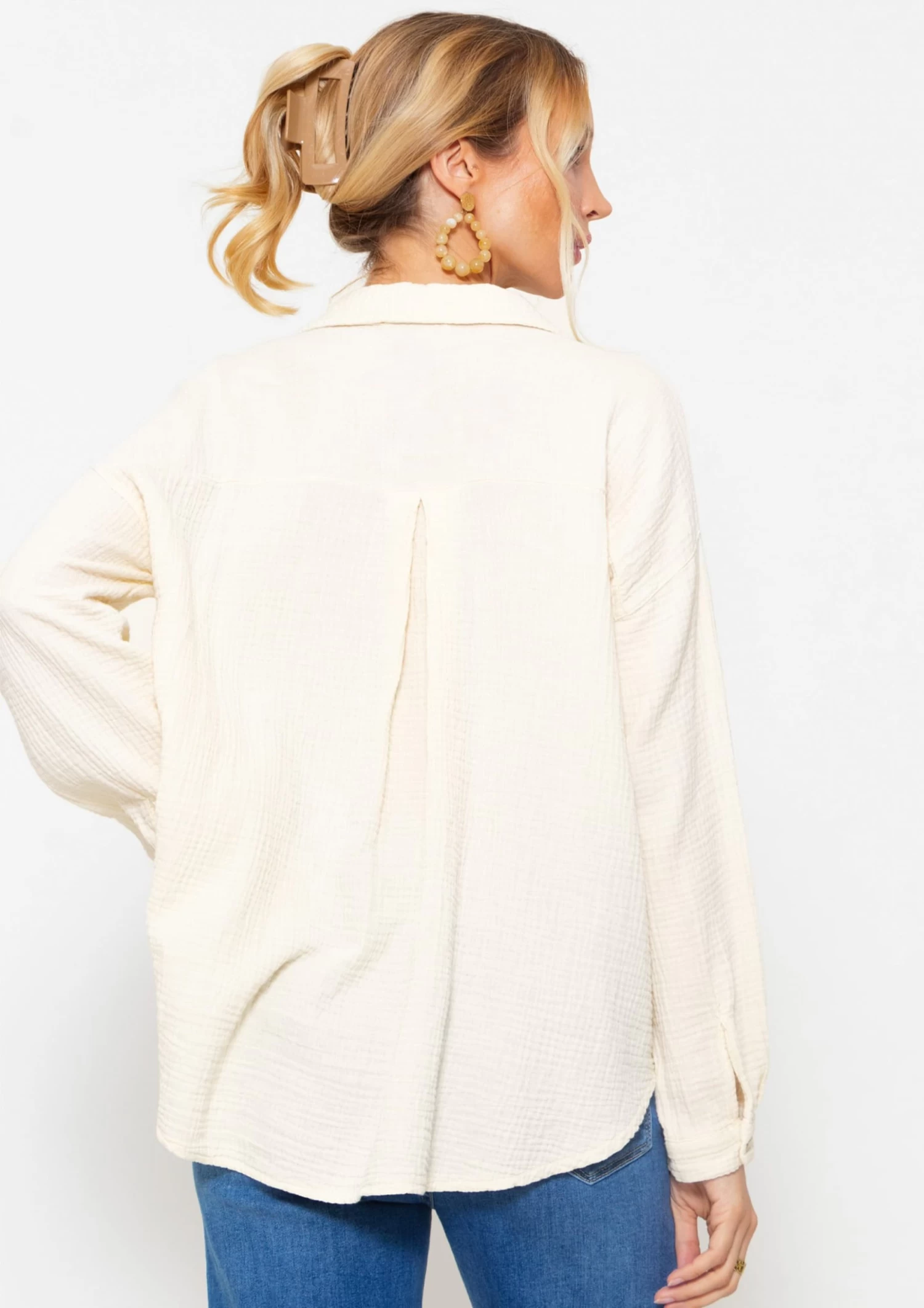 Oversize Musselin Bluse Mit Brusttaschen - Cremeweiß 9 Oversize Musselin Bluse Mit Brusttaschen - Cremeweiß – Bild 7