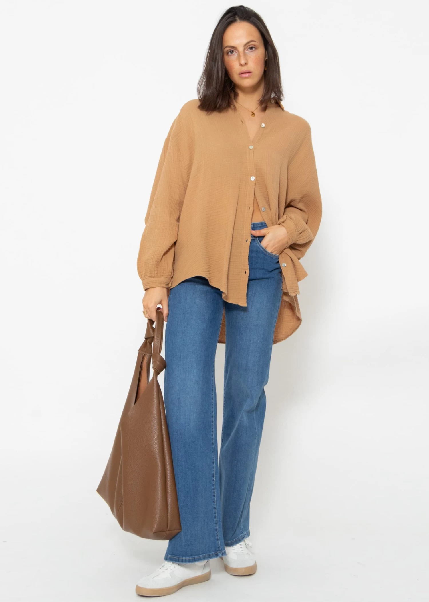 Musselin Bluse Oversize Kurz - Hellbraun 4 Musselin Bluse Oversize Kurz - Hellbraun – Bild 2