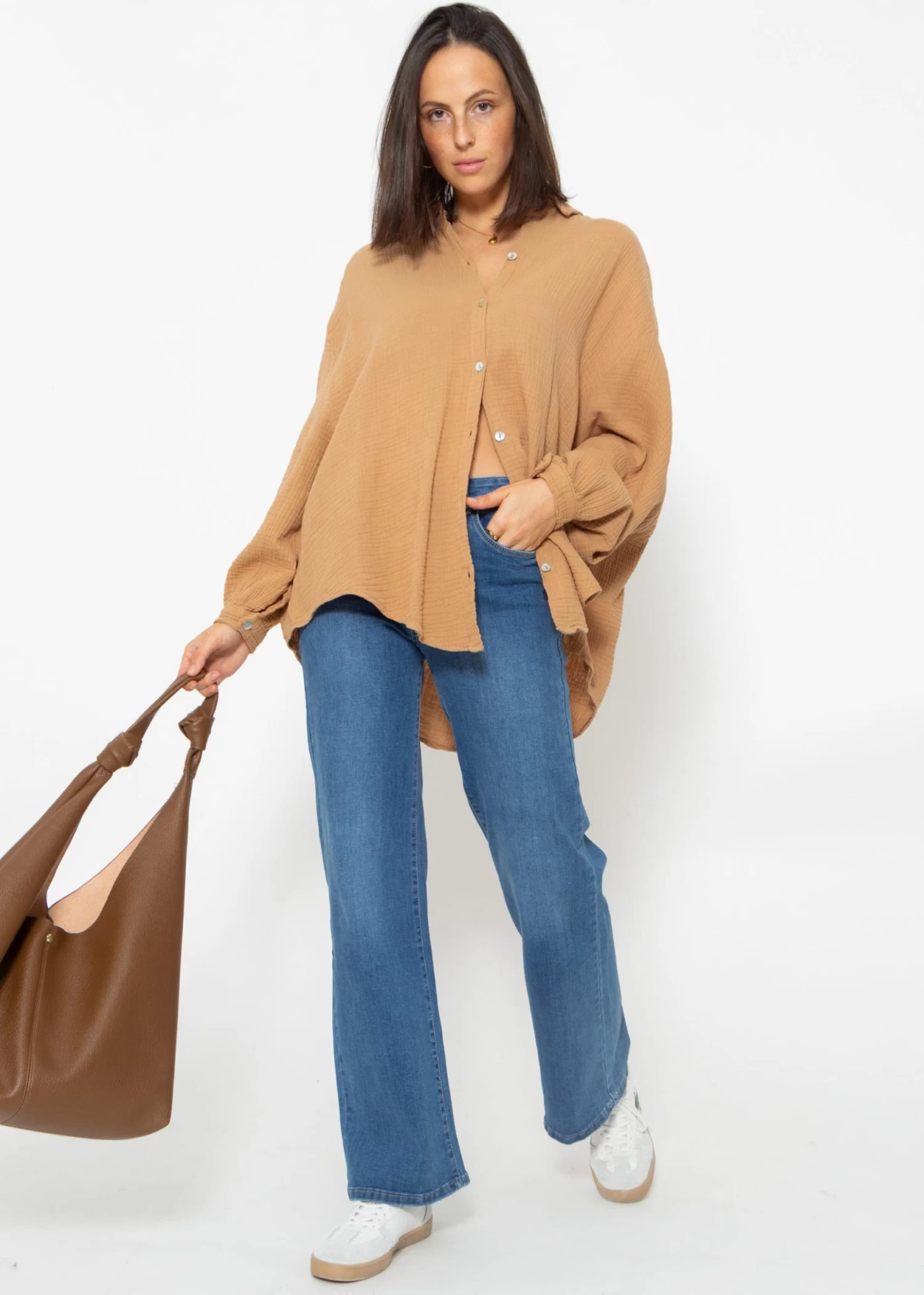 Musselin Bluse Oversize Kurz - Hellbraun 8 Musselin Bluse Oversize Kurz - Hellbraun – Bild 6