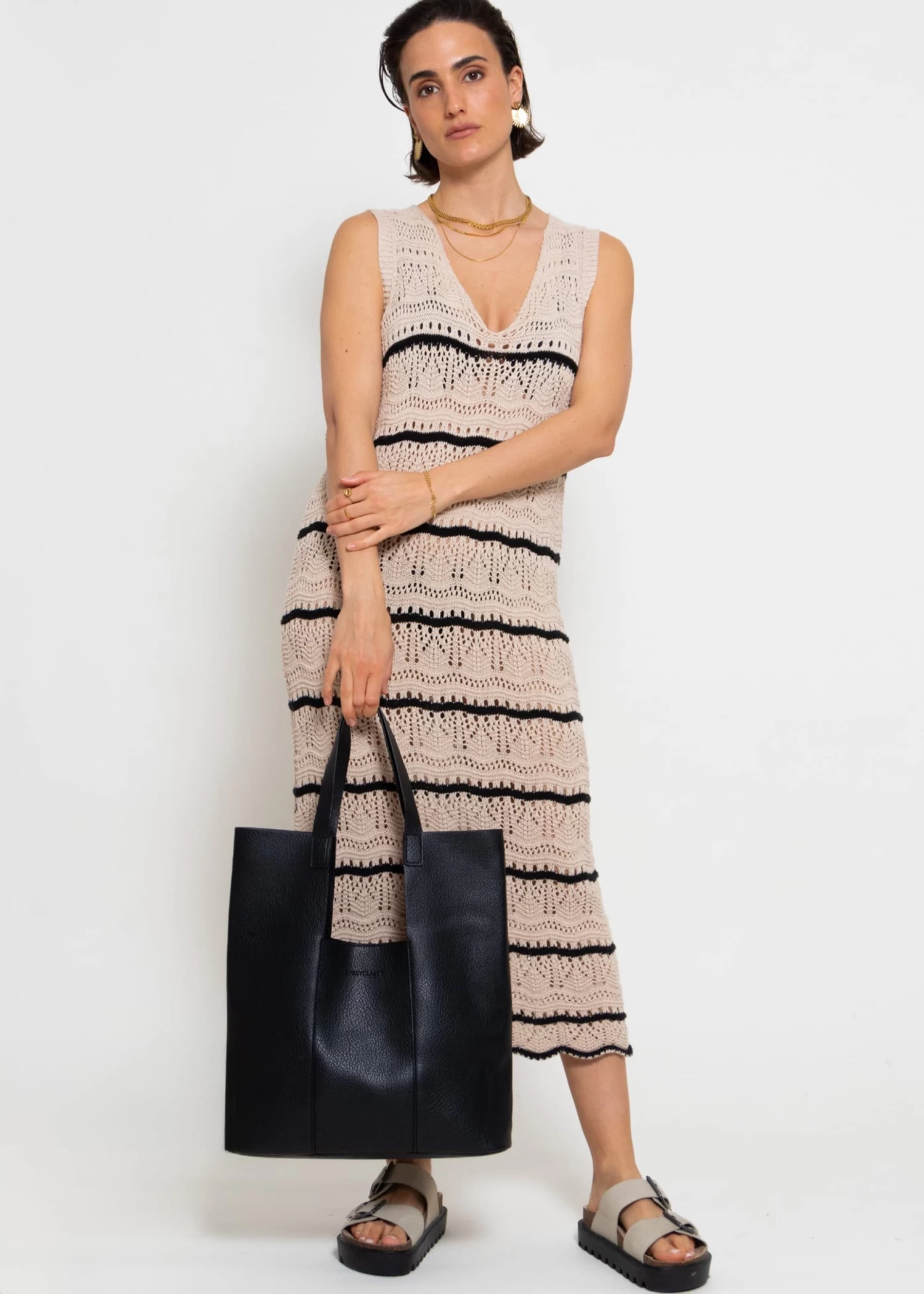 Ärmelloses Strickkleid Mit Strukturmuster - Beige-schwarz 4 Ärmelloses Strickkleid Mit Strukturmuster - Beige-schwarz – Bild 2