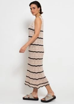 Ärmelloses Strickkleid Mit Strukturmuster - Beige-schwarz 12 Ärmelloses Strickkleid Mit Strukturmuster - Beige-schwarz -Sassyclassy sassyclassy armelloses strickkleid mit strukturmuster beige schwarz S4203K6937 6