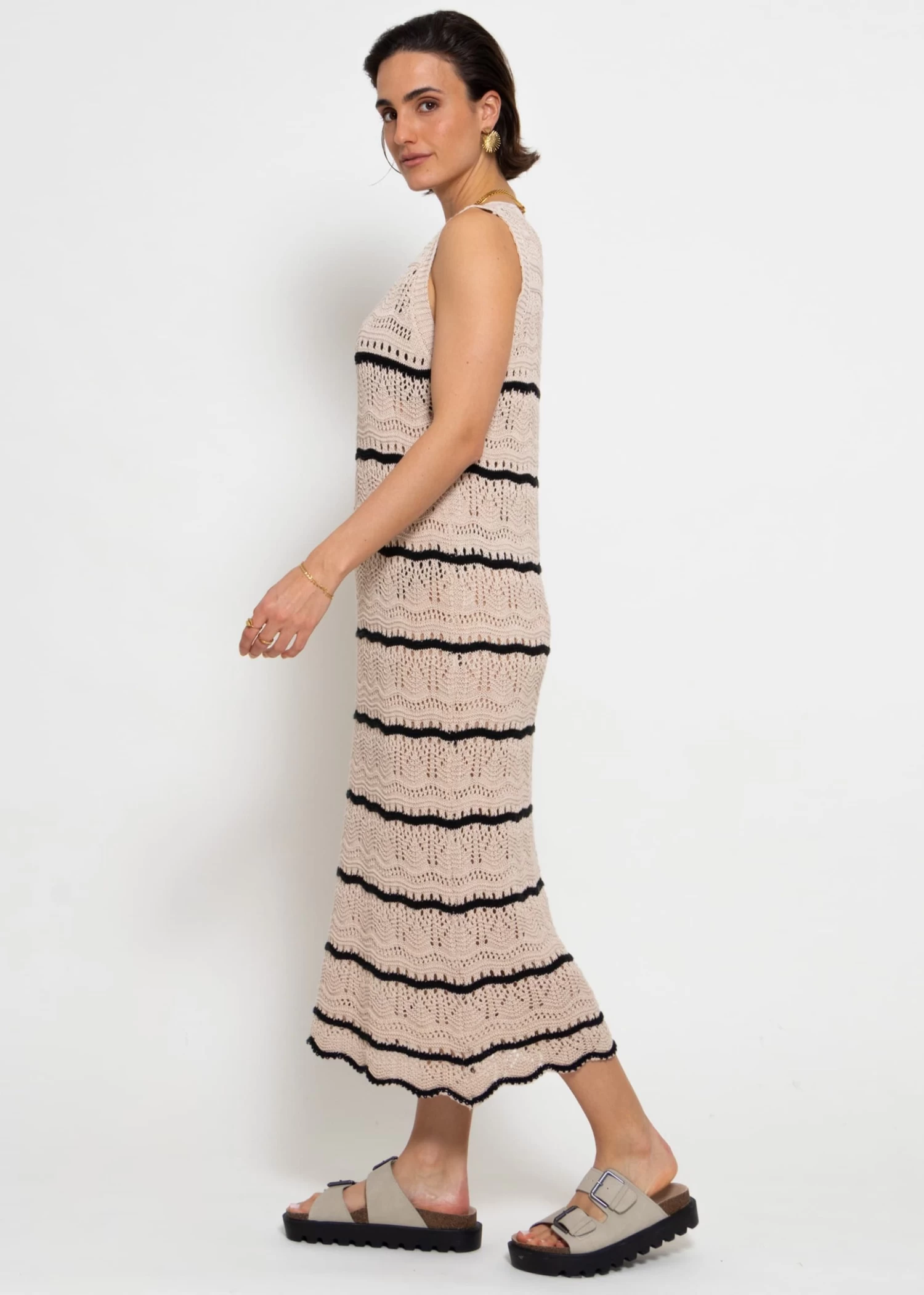 Ärmelloses Strickkleid Mit Strukturmuster - Beige-schwarz 5 Ärmelloses Strickkleid Mit Strukturmuster - Beige-schwarz – Bild 3